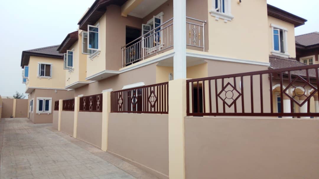 A block of 5 bedroom duplex with a black of 2 number of 3 bedroom flat at Diamond Estate, Command,&nbsp;Ipaja.&nbsp;Lagos